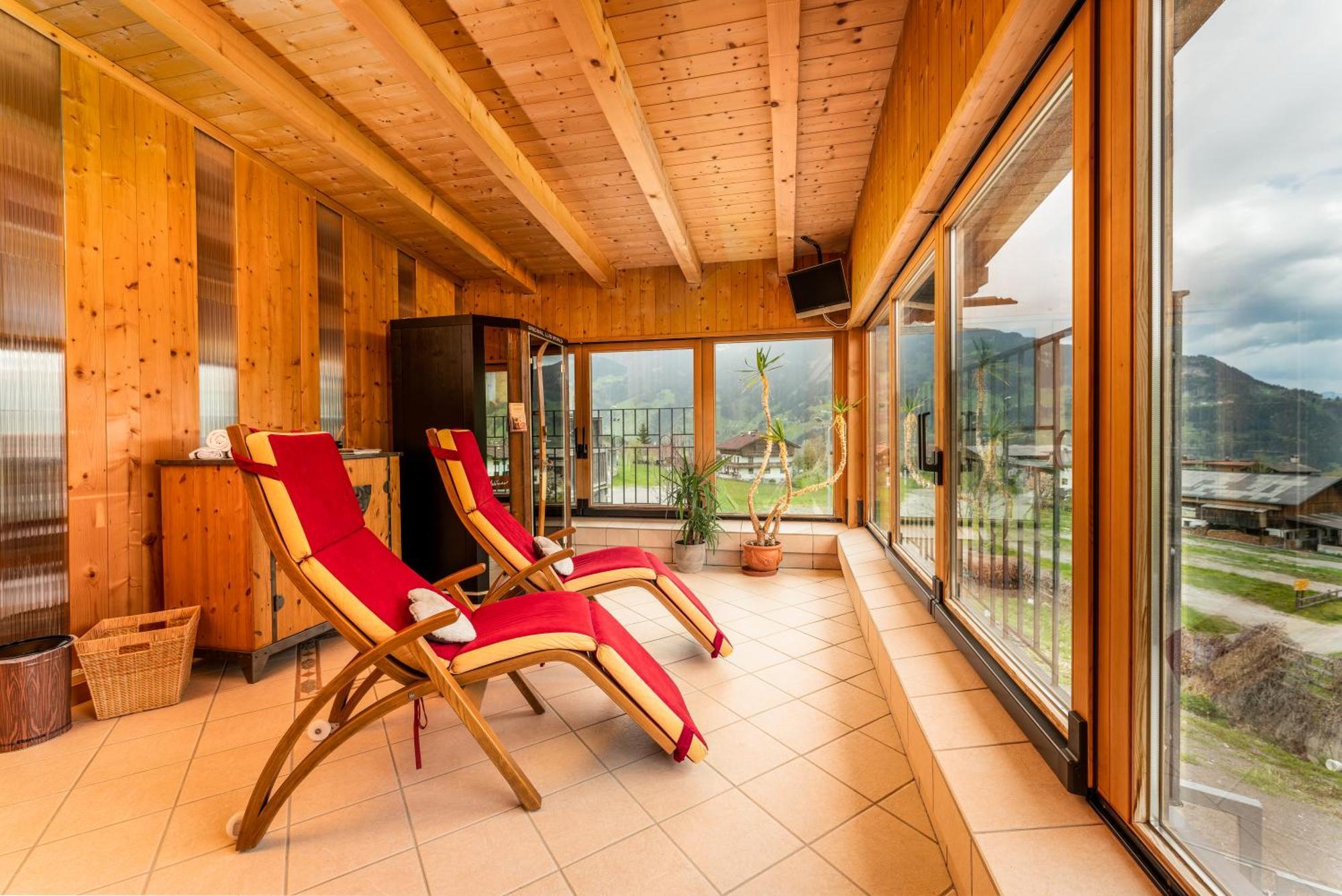 Alpen Wohlfuehlhotel Doerflwirt Hainzenberg Eksteriør bilde