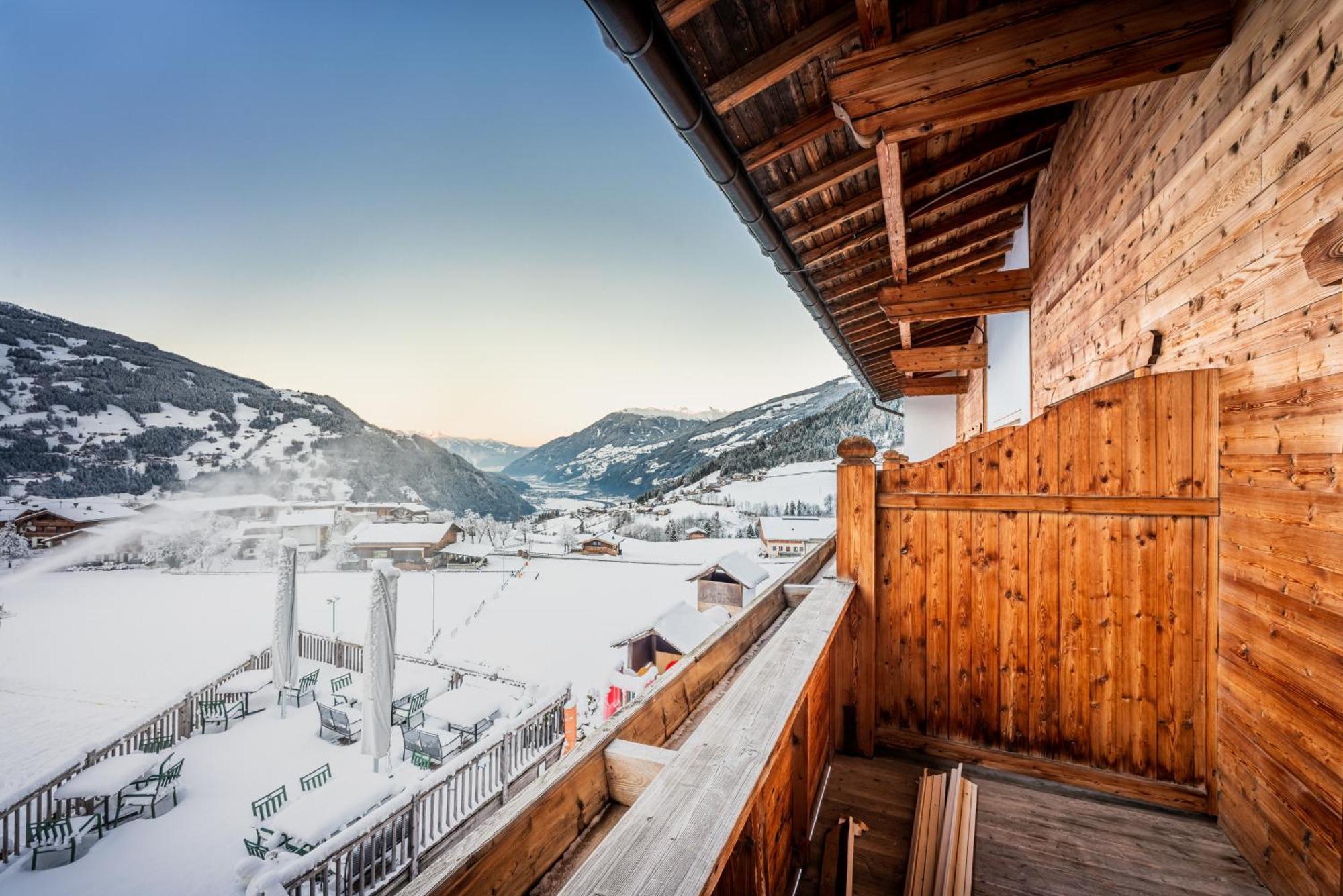 Alpen Wohlfuehlhotel Doerflwirt Hainzenberg Eksteriør bilde