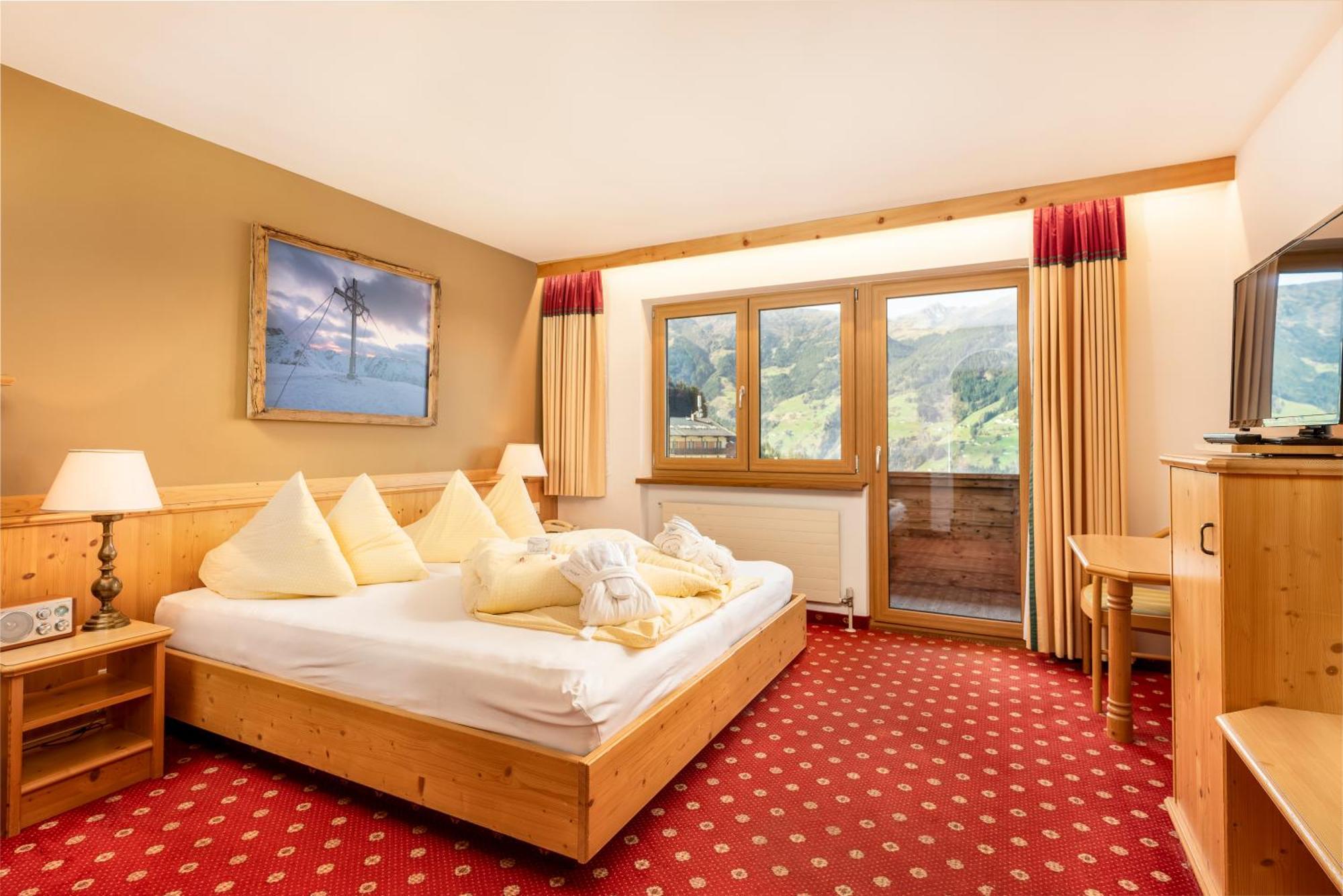 Alpen Wohlfuehlhotel Doerflwirt Hainzenberg Eksteriør bilde
